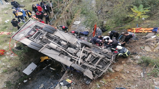 4ü öğrenci 5 kişinin hayatını kaybettiği feci servis kazası için keşif yapılacak