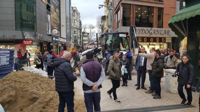 Ali Güney, bitmek bilmeyen Fethiye Caddesi’ni gezdi