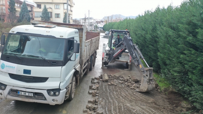 Başiskele’de Üst Yapı Çalışmalarına Gece Gündüz Devam