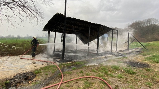 Boş barakada yangın çıktı