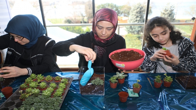 Büyükşehir’den depremzede misafirler için 8 Mart etkinliği