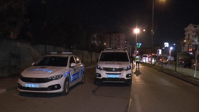 Dur ihtarına uymadı, polis memuruna çarpıp ağır yaraladı