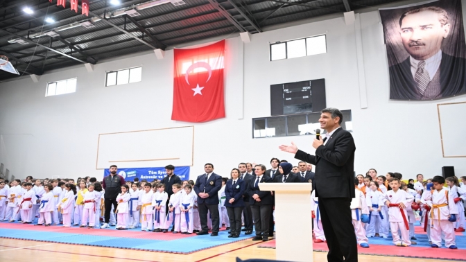 Kartepe’de Karate Şampiyonası Ödülleri Verildi