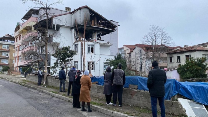 Patlamadaki hasar, gün ağarınca ortaya çıktı