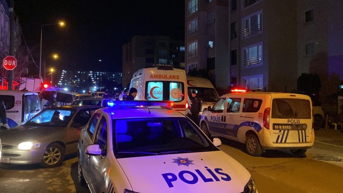 Polis memuru evinde ölü bulundu