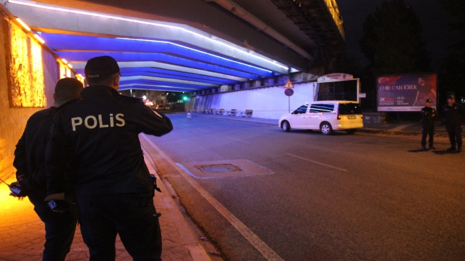 Şüpheli çanta polisi alarma geçirdi