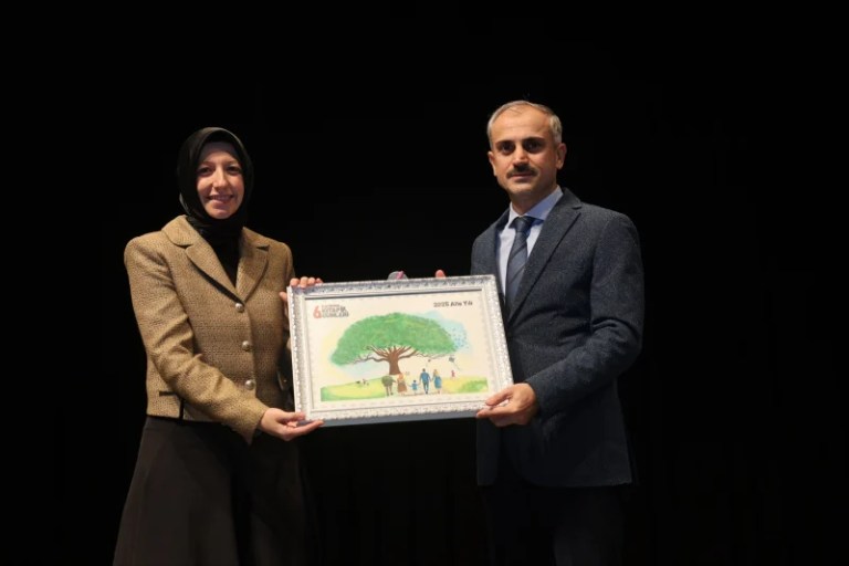 Merve Gülcemal Çayırova’da okurlarıyla buluştu!