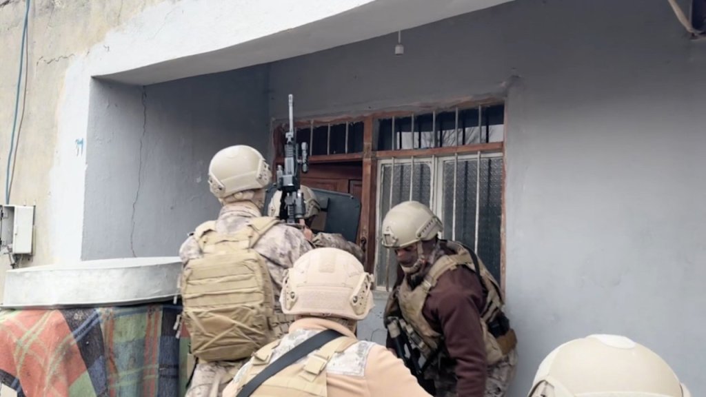 Kocaeli’de DEAŞ ve El Kaide Operasyonu: 37 Gözaltı!