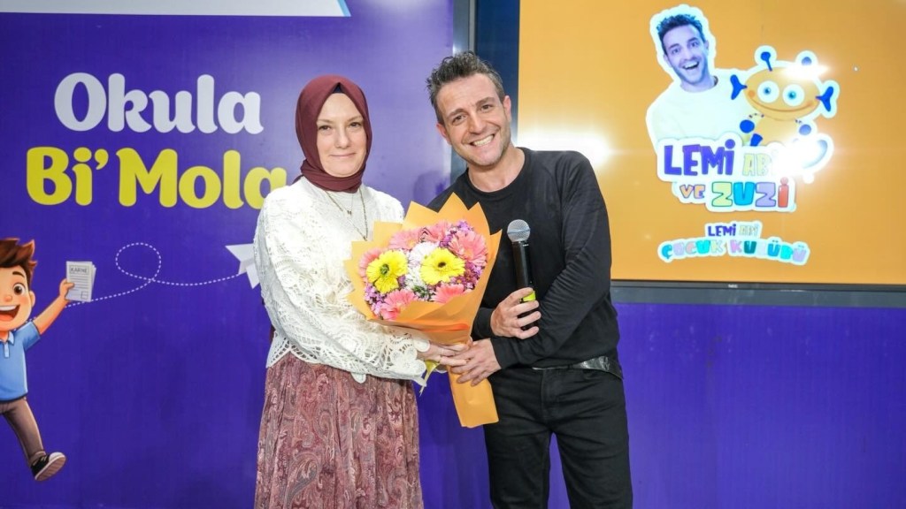 Çocuklar Lemi Abi’nin Renkli Dünyasında Eğlendi