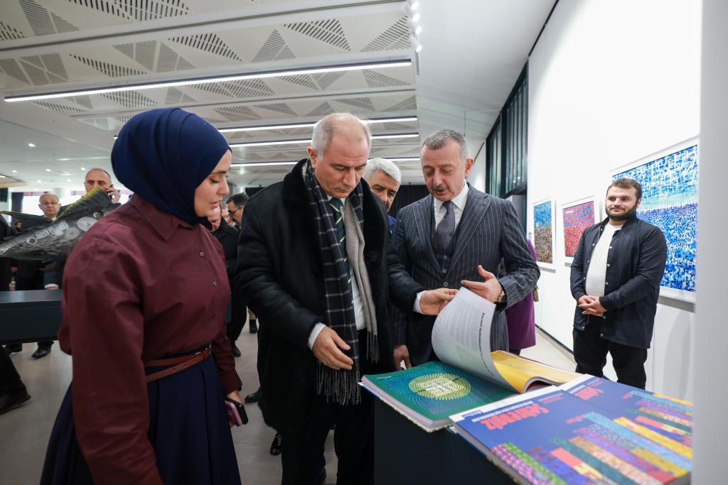 İzmit’te Alev Alatlı Kütüphanesi ve Sanat Galerisi Açıldı