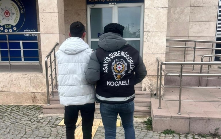 Kocaeli’de Dolandırıcılıktan Aranan Kişi Yakalandı!