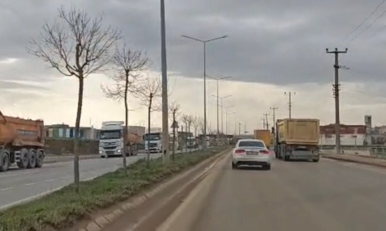 Gebze Kirazpınar’da Hafriyat Kamyonları Mahalleyi Kilitledi!