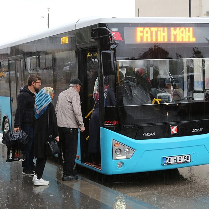 Sivas’ta 65 Yaş Üstü Vatandaşın Otobüs Kullanım Rekoru