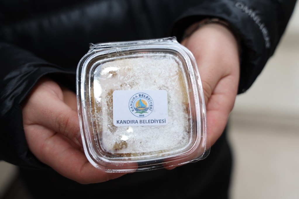 Kandıra’da Berat Kandili’nde Helva İkramı