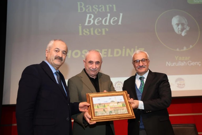 Nurullah Genç, Gebze’de okurlarıyla buluştu