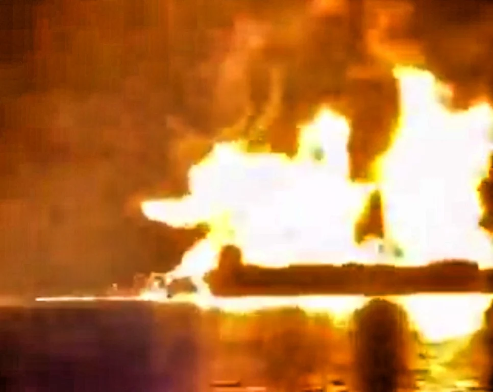 Basra Körfezi’nde tankerlere saldırı: Yangın çıktı