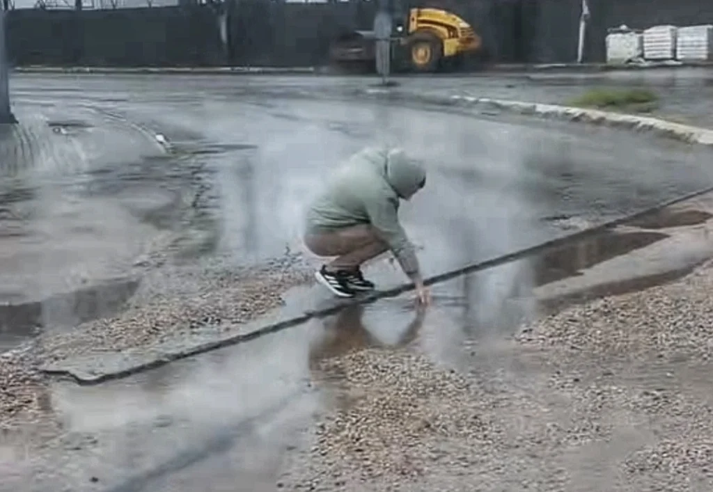 Yarımca’da çukur kabusu! Dört araç lastik patlattı