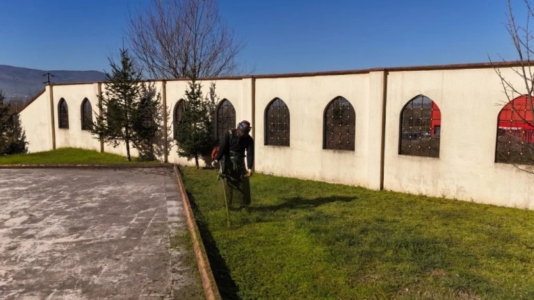 Kartepe’deki camiler bayrama hazır