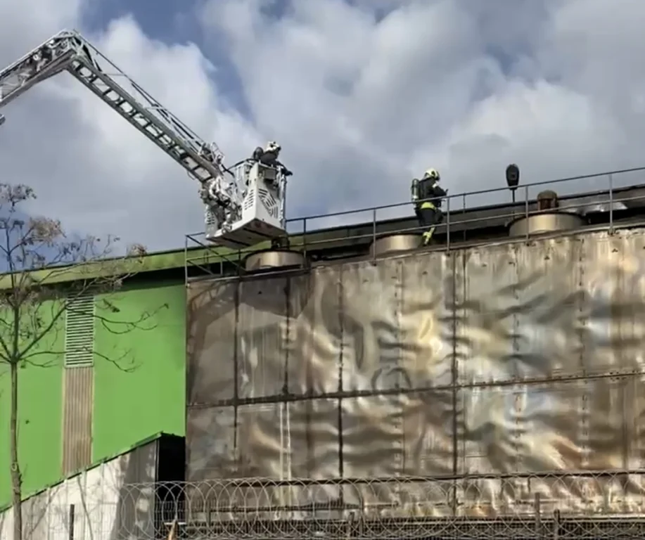 Sunta Fabrikasında Yangın: Alevler Kontrol Altında