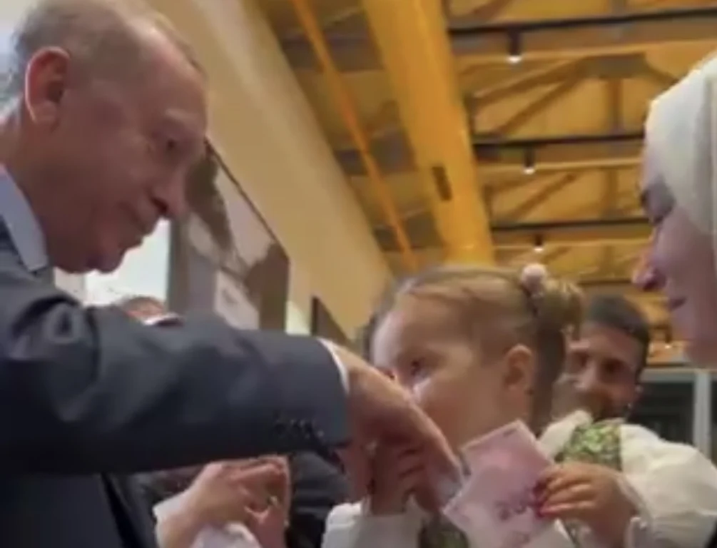 Cumhurbaşkanı Erdoğan’dan bayram harçlığı