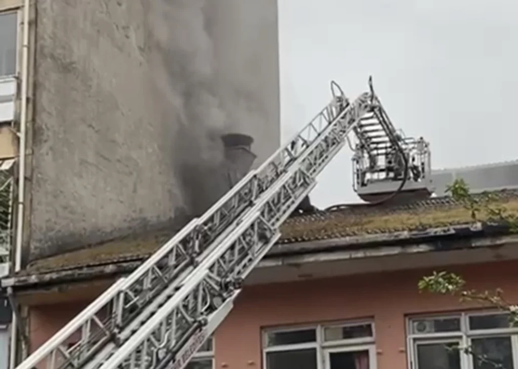 İzmit’te fırın bacası tutuştu: 3 kişi etkilendi