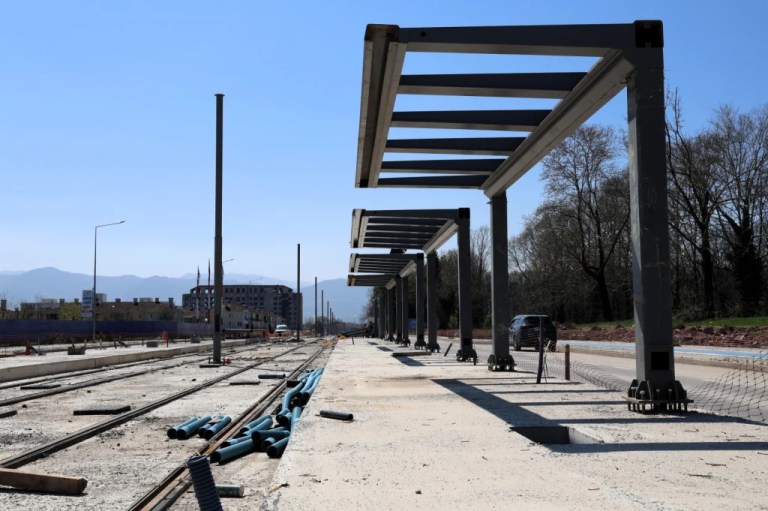 Kartepe Tramvay Hattı’nda duraklar yükseliyor
