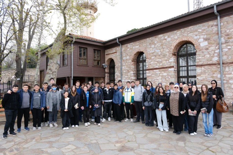 Kitaplarla Kocaeli’yi Keşfeden Gençler
