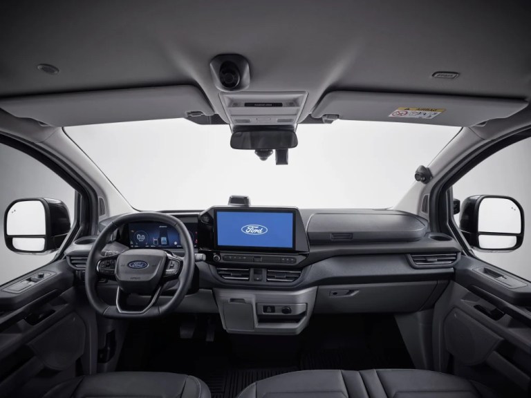 Yeni Ford Tourneo Custom 9+1 Türkiye’de