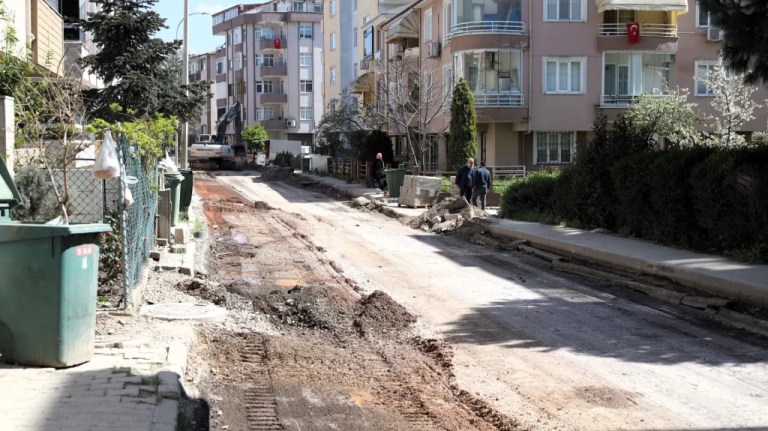 Körfez’de 22 kilometrelik üstyapı yenileniyor