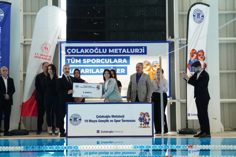 Dilovası’nda 19 Mayıs yüzme coşkusu