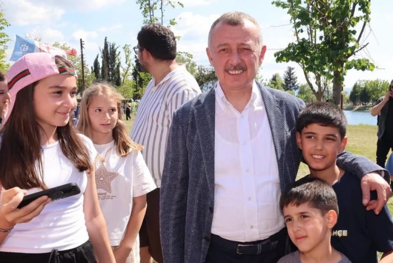 Büyükakın’dan çocuklara eğlence dolu gün