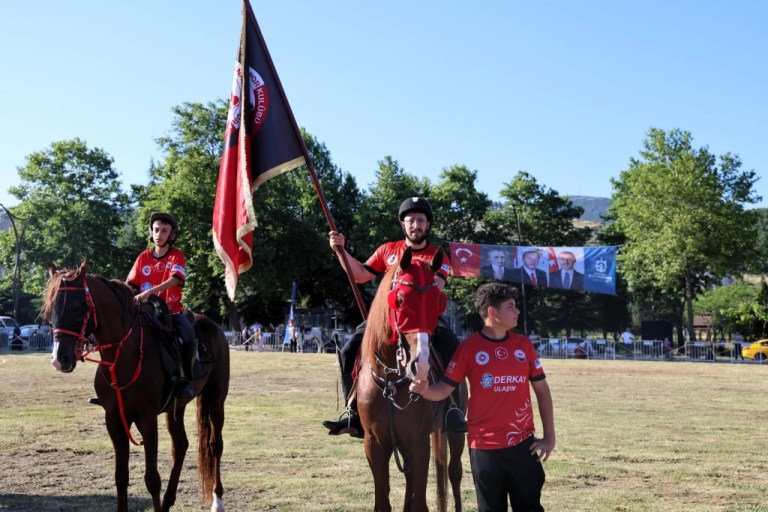 Derince’de cirit gösterileri nefes kesti