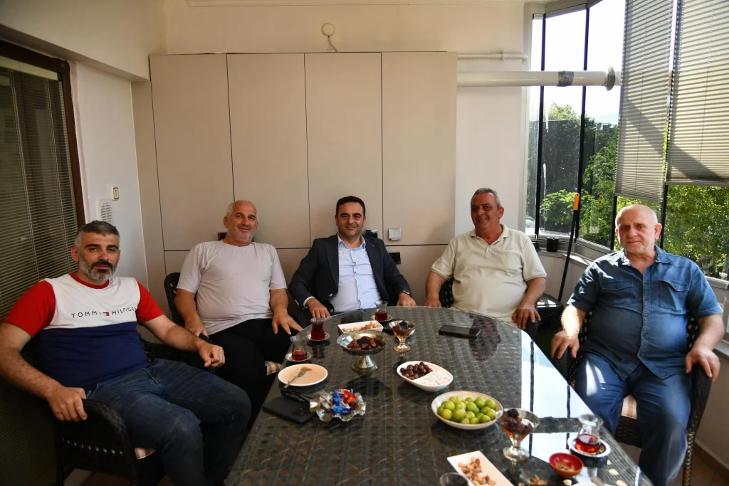 Başkan Özlü hacdan dönenleri ziyaret etti
