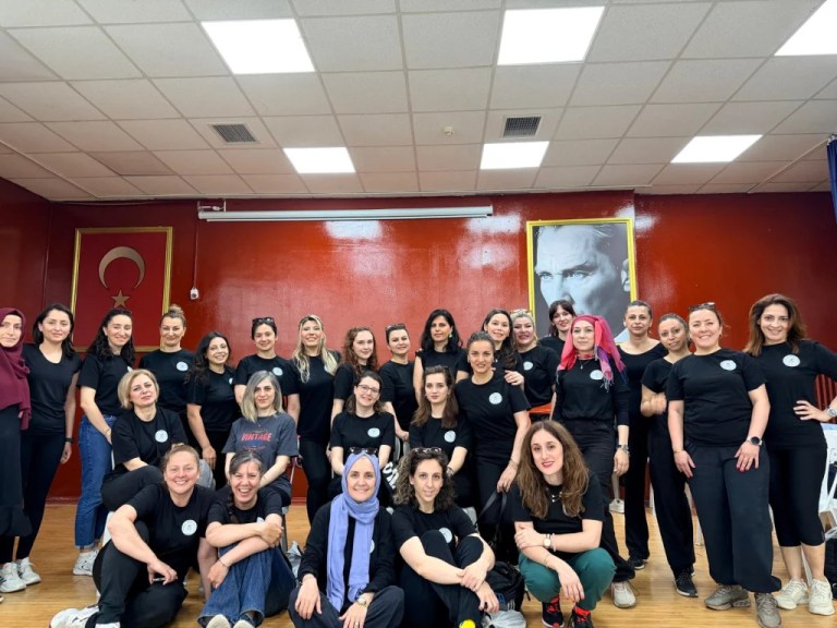 Kocaeli Maarif Halk Dansları Topluluğu sahne alıyor