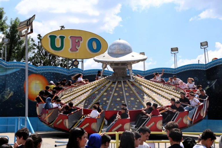 Kocaeli’de çocuklara lunapark sürprizi!