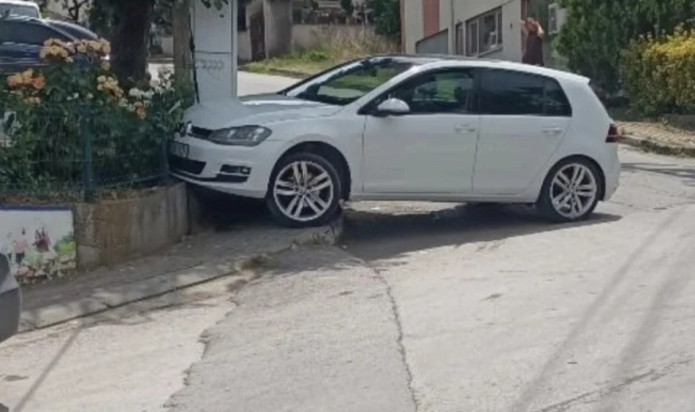 Gölcük’te şoka giren sürücü gaza bastı!