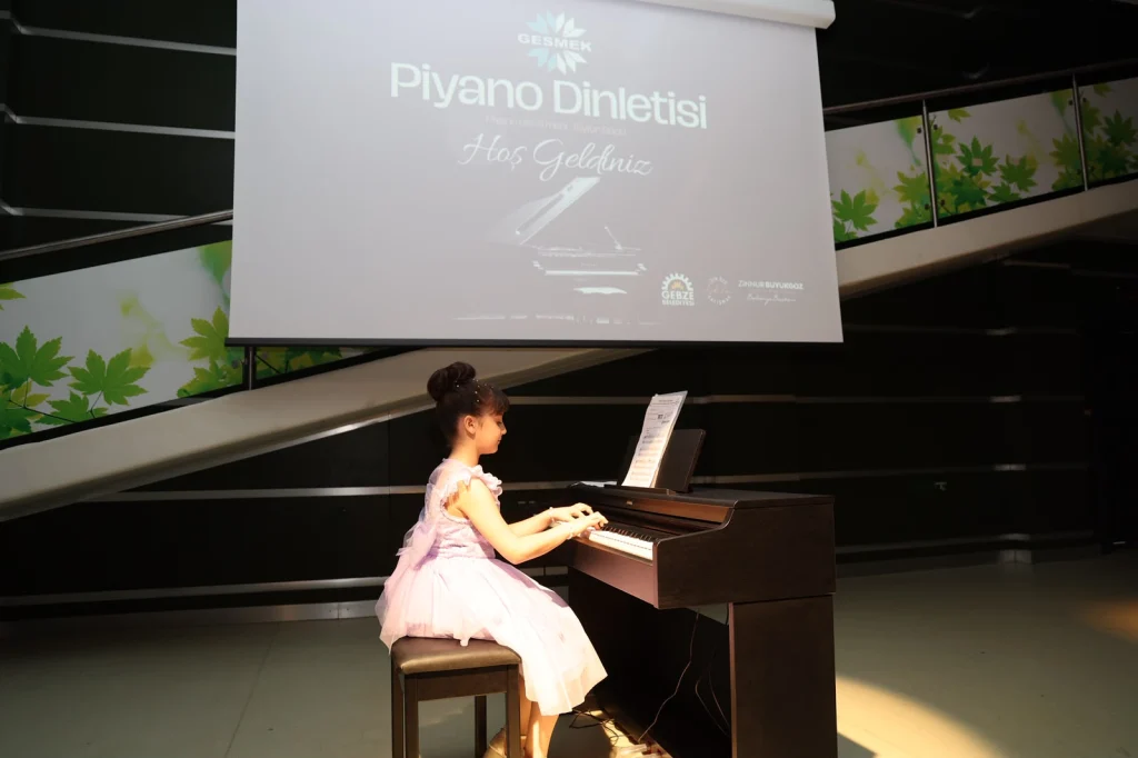 GESMEK piyano dinletisi büyük ilgi gördü