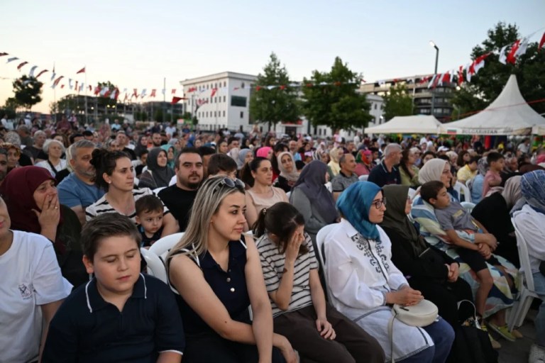 Kartepe'de Balkan Kültürü Coşkusu Yaşandı - 3. görsel