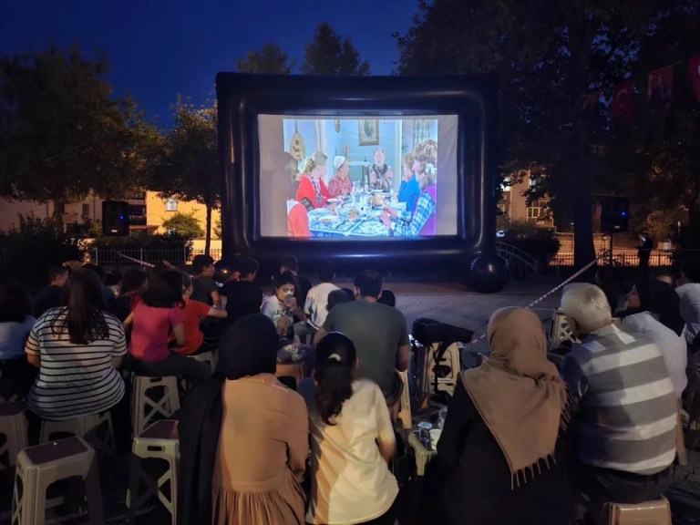 Derince'de yaz akşamları şenleniyor