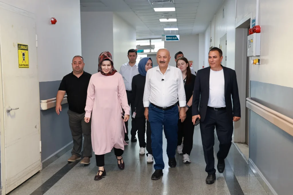 Başkan Büyükgöz'den sünnet çocuklarına moral ziyareti - 2. görsel