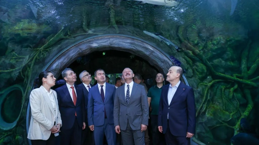 Başkan Büyükakın’dan yargı mensuplarına akvaryum ve park gezisi