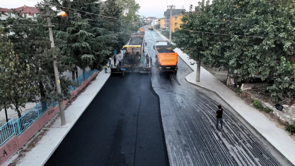 Gölcük’te asfalt serimi tamamlandı!