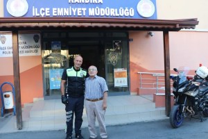 Kandıra’da Kalp Krizi Geçiren Vatandaşa Polis Müdahalesi!