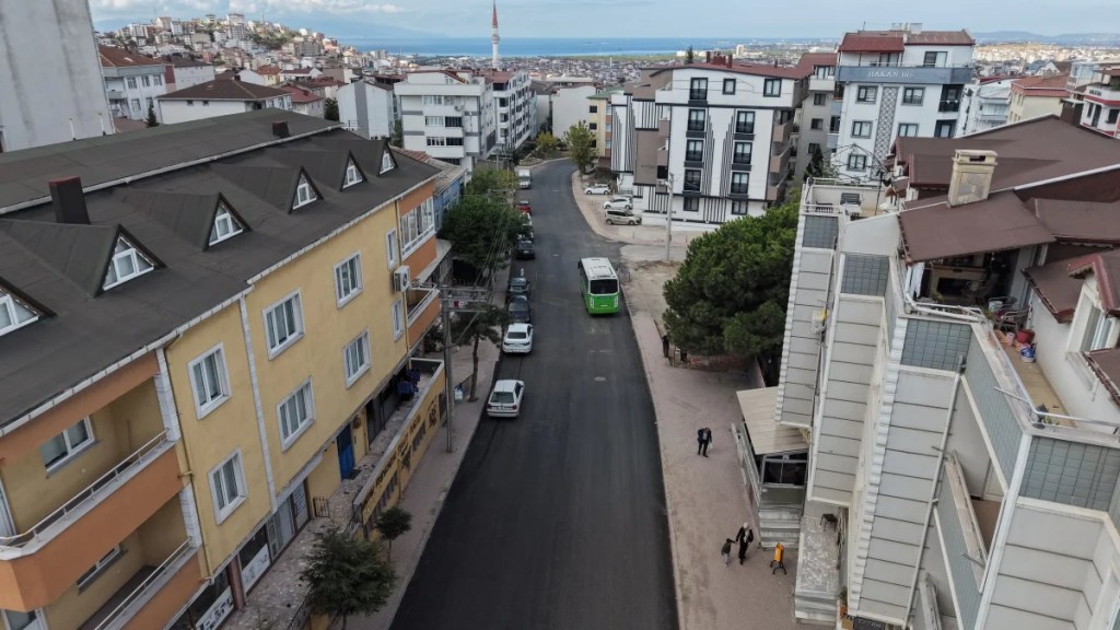 Pir Sultan Abdal Caddesi asfaltlandı
