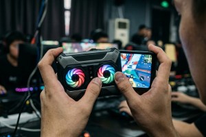 Oukitel’den çift RGB fanlı oyuncu telefonu
