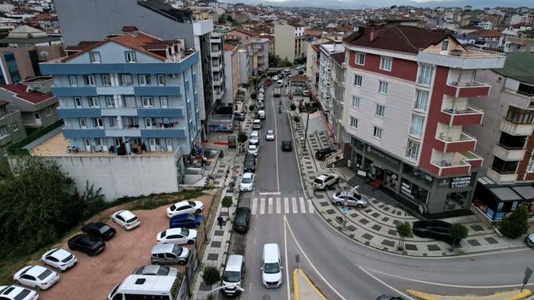 Çayırova’da Adnan Kahveci Caddesi yenilendi