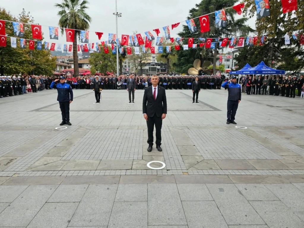 Cumhuriyet Bayramı Gölcük'te törenle kutlandı - 2. görsel