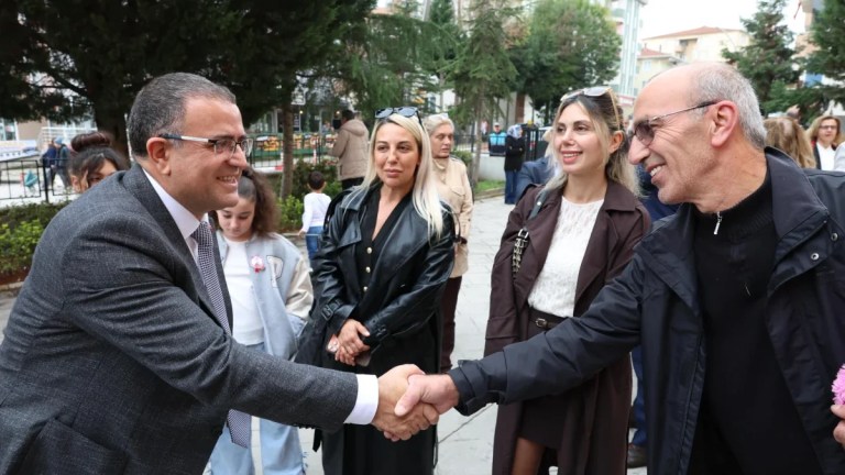 Derince’de Cumhuriyet Bayramı törenle başladı