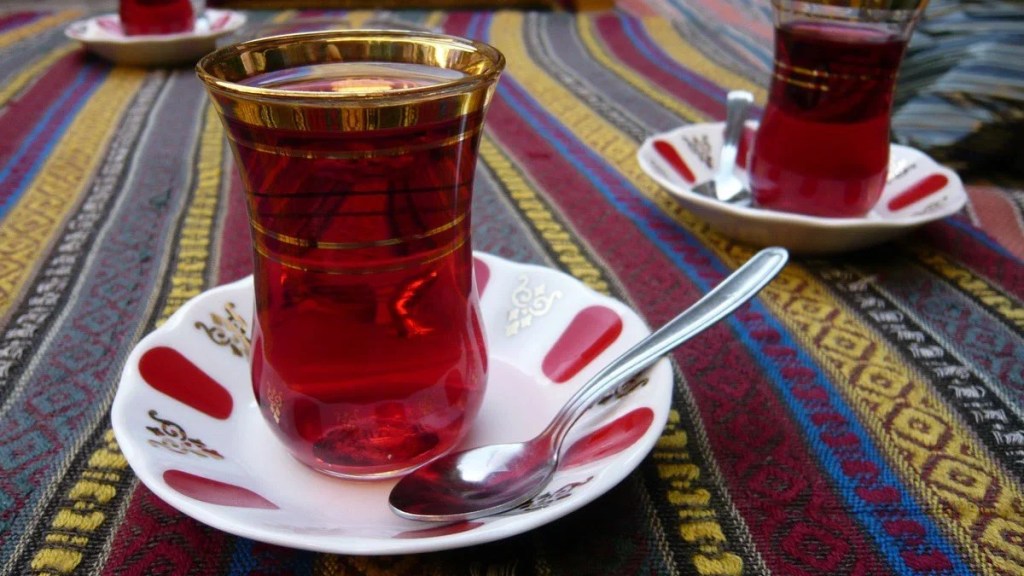 Düzenli çay tüketimi damarları koruyor