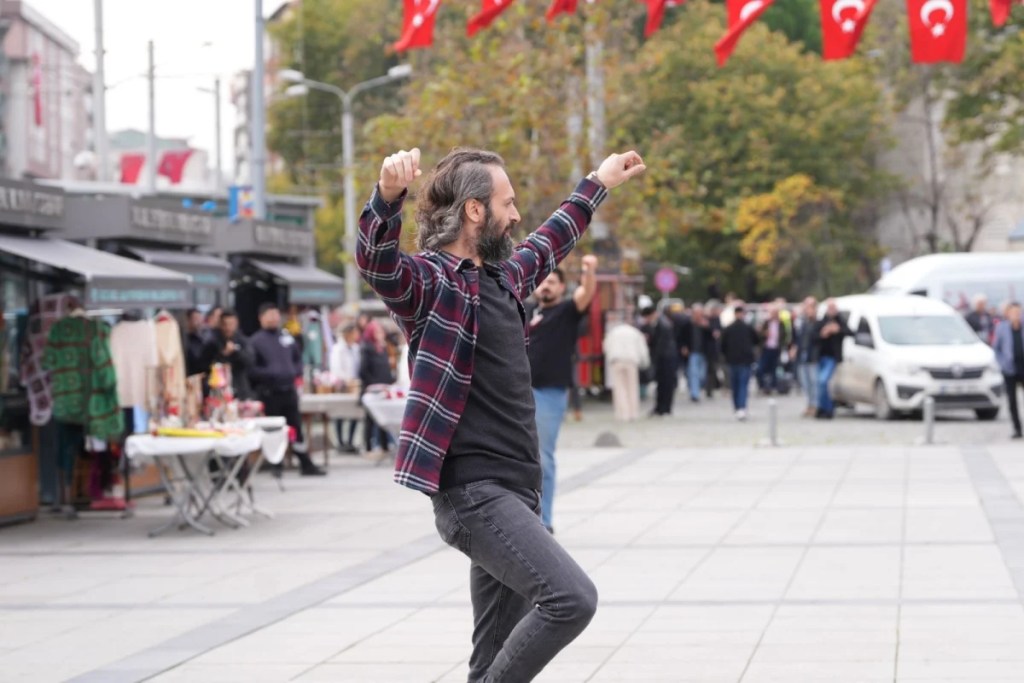 İzmit'te 41 kişi zeybek oynadı